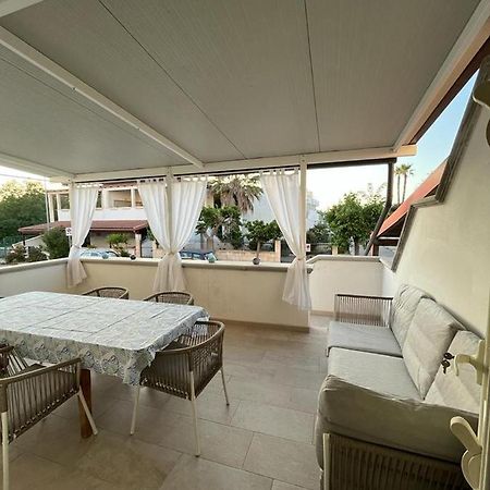 Villa Ticia A 100 Metri Dalla Spiaggia Con Parcheggio Privato リド・マリーニ エクステリア 写真