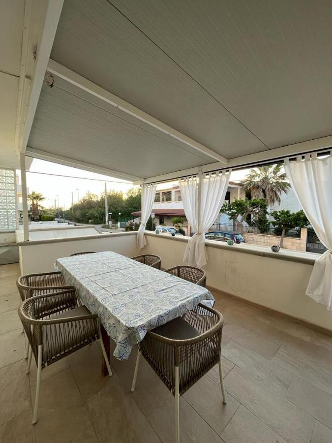 Villa Ticia A 100 Metri Dalla Spiaggia Con Parcheggio Privato リド・マリーニ エクステリア 写真